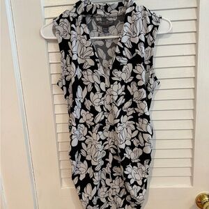 A Pea in the Pod Maternity Black White Floral Blouse – Size M